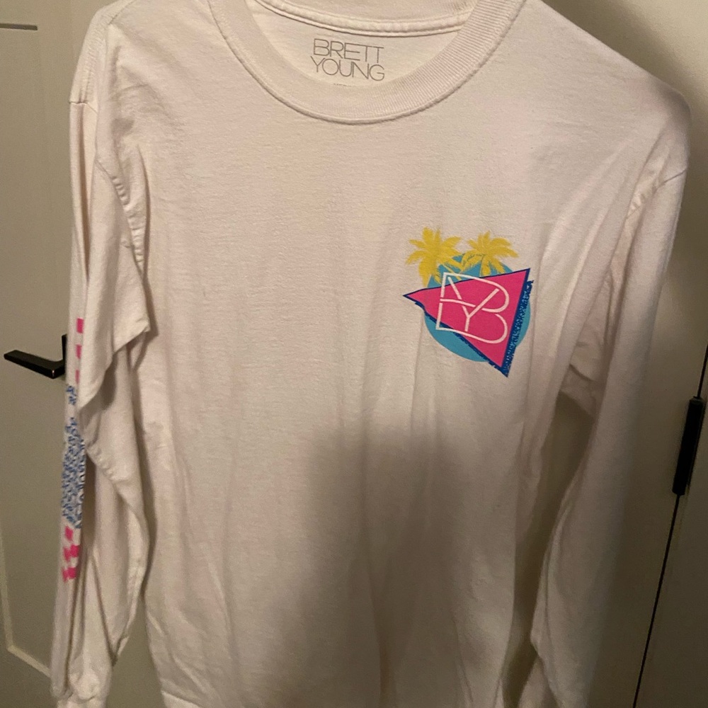 brett young concert shirt. size M